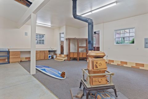 Tiny photo for 337 Daleo Drive, Grants Pass, OR 97527 (MLS # 220213231)