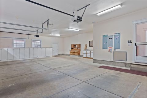 Tiny photo for 337 Daleo Drive, Grants Pass, OR 97527 (MLS # 220213231)