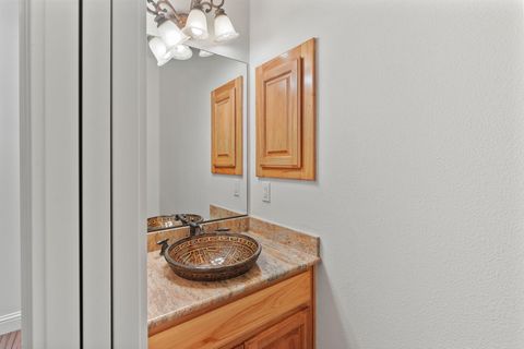 Tiny photo for 337 Daleo Drive, Grants Pass, OR 97527 (MLS # 220213231)