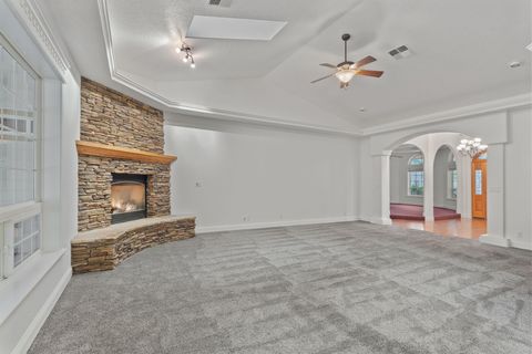 Tiny photo for 337 Daleo Drive, Grants Pass, OR 97527 (MLS # 220213231)