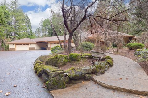 Tiny photo for 337 Daleo Drive, Grants Pass, OR 97527 (MLS # 220213231)
