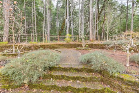 Tiny photo for 337 Daleo Drive, Grants Pass, OR 97527 (MLS # 220213231)