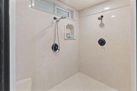 Tiny photo for 337 Daleo Drive, Grants Pass, OR 97527 (MLS # 220213231)