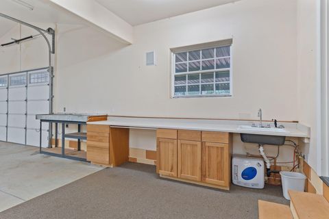 Tiny photo for 337 Daleo Drive, Grants Pass, OR 97527 (MLS # 220213231)