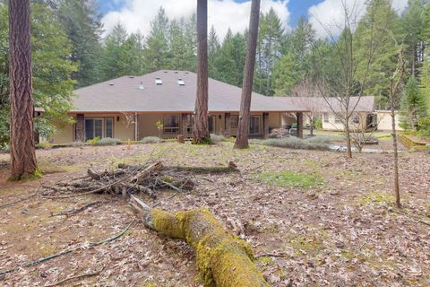 Tiny photo for 337 Daleo Drive, Grants Pass, OR 97527 (MLS # 220213231)