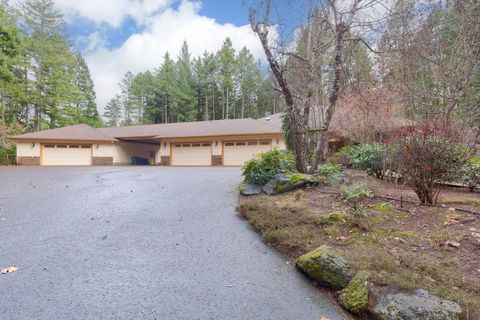 Tiny photo for 337 Daleo Drive, Grants Pass, OR 97527 (MLS # 220213231)