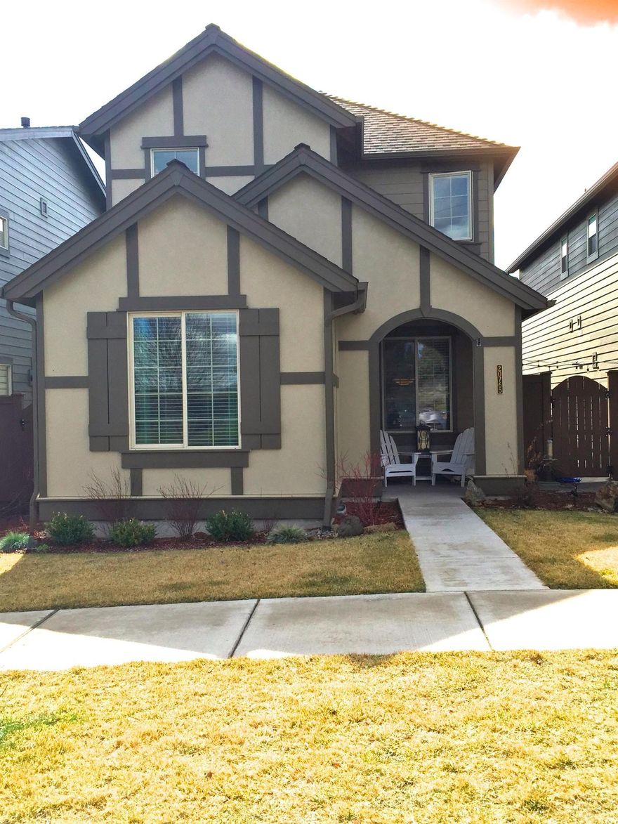Beautiful home in desirable Bend neighborhood directly across from Boyd Park! Boasts all the finishes: Chroma solid surface countertops w/under-mount stainless sink, gray laminate wood flooring, stainless appliances. Features 3 BR, 2.5 bath + den/office on the main level & loft/bonus area upstairs, A/C & private paver patio. Well-designed floor plan w/lots of natural light, includes custom paint colors and shelving. Move-in ready!