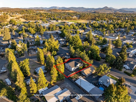 166 NAPA ST, EAGLE POINT, OR 97524 - Image 693f5d47713111b84c8ea298441ae585/120629096