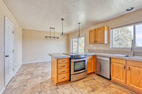 Tiny photo for 3244 SW 34th Street, Redmond, OR 97756 (MLS # 220220062)