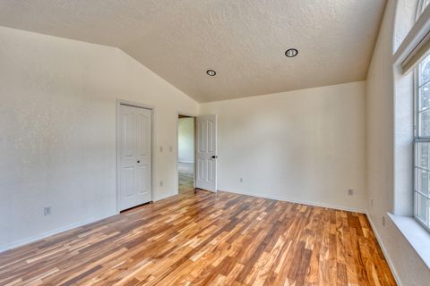 Tiny photo for 3244 SW 34th Street, Redmond, OR 97756 (MLS # 220220062)