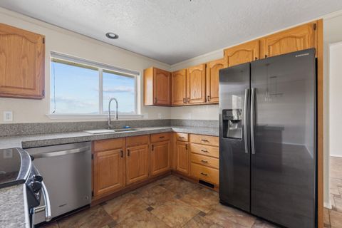 Tiny photo for 3244 SW 34th Street, Redmond, OR 97756 (MLS # 220220062)