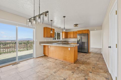 Tiny photo for 3244 SW 34th Street, Redmond, OR 97756 (MLS # 220220062)