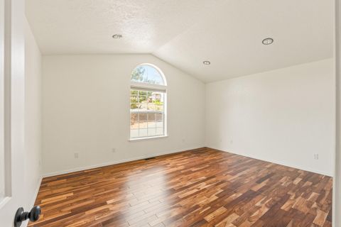 Tiny photo for 3244 SW 34th Street, Redmond, OR 97756 (MLS # 220220062)