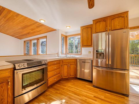 Tiny photo for 1990 Arlington Drive, Klamath Falls, OR 97601 (MLS # 220219898)