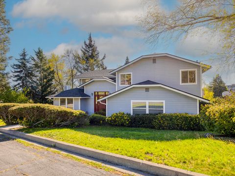 Tiny photo for 1990 Arlington Drive, Klamath Falls, OR 97601 (MLS # 220219898)