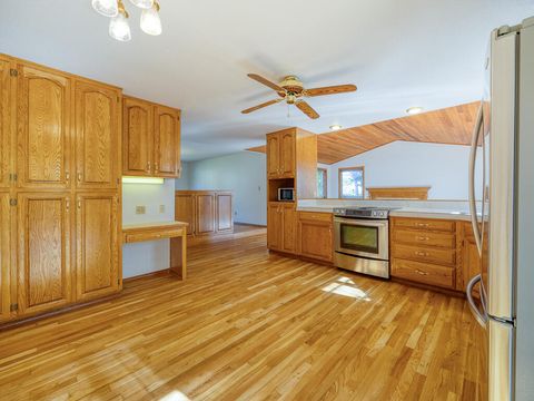 Tiny photo for 1990 Arlington Drive, Klamath Falls, OR 97601 (MLS # 220219898)