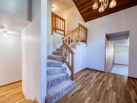 Tiny photo for 1990 Arlington Drive, Klamath Falls, OR 97601 (MLS # 220219898)