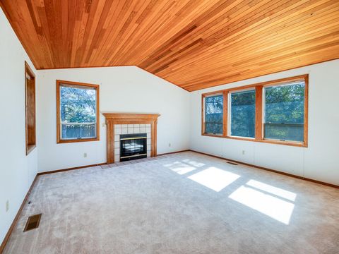 Tiny photo for 1990 Arlington Drive, Klamath Falls, OR 97601 (MLS # 220219898)