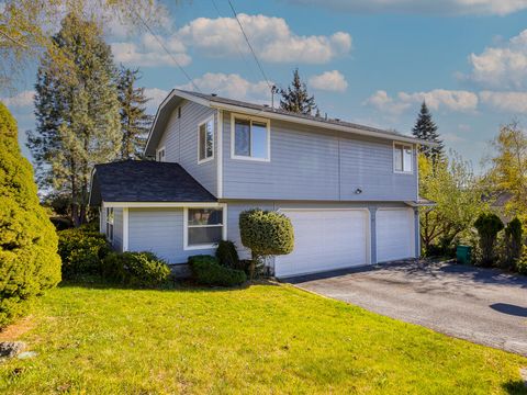 Tiny photo for 1990 Arlington Drive, Klamath Falls, OR 97601 (MLS # 220219898)