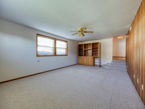 Tiny photo for 1990 Arlington Drive, Klamath Falls, OR 97601 (MLS # 220219898)