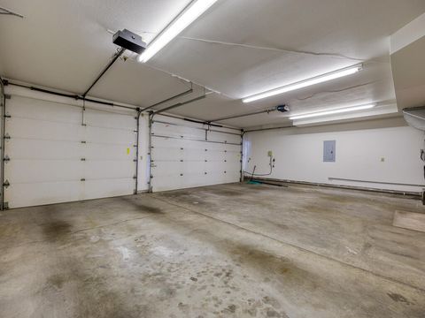 Tiny photo for 1990 Arlington Drive, Klamath Falls, OR 97601 (MLS # 220219898)