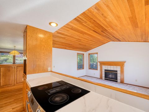 Tiny photo for 1990 Arlington Drive, Klamath Falls, OR 97601 (MLS # 220219898)