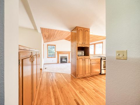 Tiny photo for 1990 Arlington Drive, Klamath Falls, OR 97601 (MLS # 220219898)