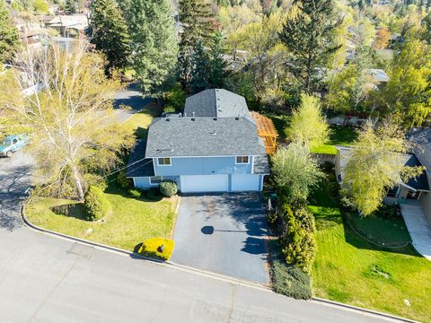 Tiny photo for 1990 Arlington Drive, Klamath Falls, OR 97601 (MLS # 220219898)