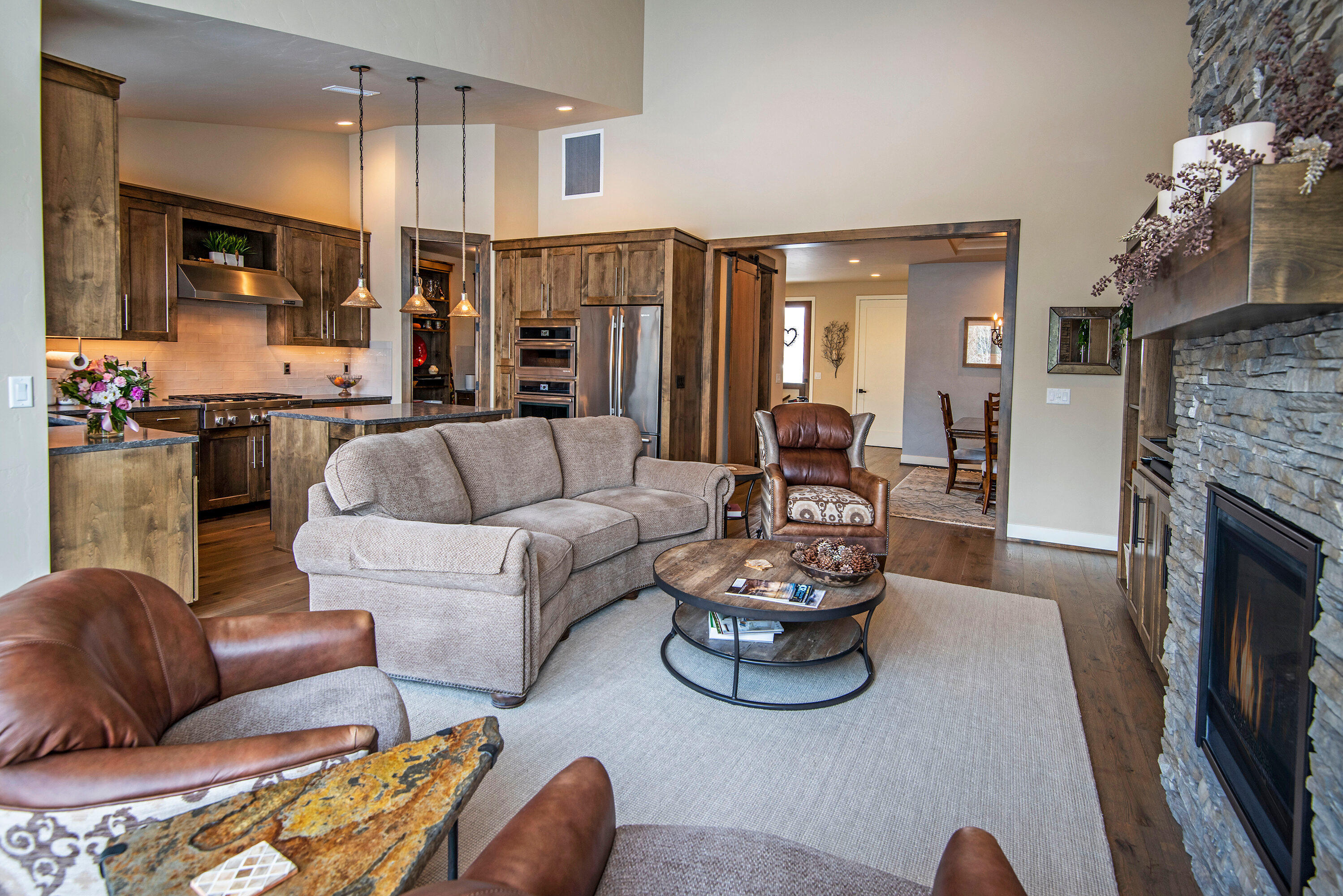 Broken Top - Residential