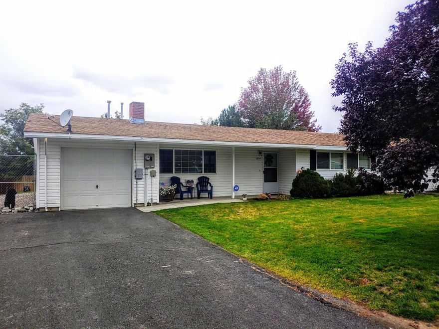 Here's a super cute 3 bedroom 1 bath Falcon Heights Home! This nice little house is waiting for you ! it has a spacious kitchen nice , appliances large backyard with beautiful views of Mount Shasta, and no neighbors behind you! $175 a month HOA fee and that covers water, sewer ,garbage , snow removal and maintenance on the front yard exterior and roof.