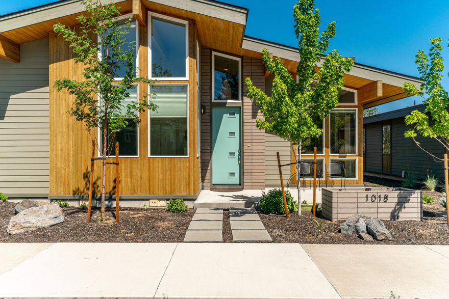 Enjoy the High Desert in this beautiful Mountain Modern Home that  boast 16 ft ceiling in Great Room, Stunning window placements allow for all the natural light to shine. This custom built Earth Advantage Certified home is less than a mile away from the quaint town of Sisters, OR. Enjoy the neighborhood park with it's very own bocce ball court and access to bike trails! This home is immaculate and ready for you to move right in and enjoy all that Central Oregon has to offer. You won't want to miss seeing this home!