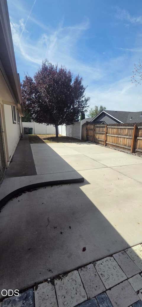 Tiny photo for 445 Havencrest Court, Klamath Falls, OR 97603 (MLS # 220226515)