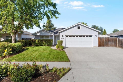 Photo of 1672 Alexis Way, Medford, OR 97501 (MLS # 220228848)