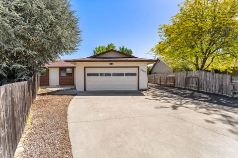 Tiny photo for 2900 Lois Lane, Grants Pass, OR 97527 (MLS # 220220203)