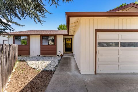 Tiny photo for 2900 Lois Lane, Grants Pass, OR 97527 (MLS # 220220203)
