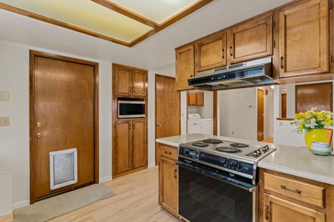 Tiny photo for 2900 Lois Lane, Grants Pass, OR 97527 (MLS # 220220203)