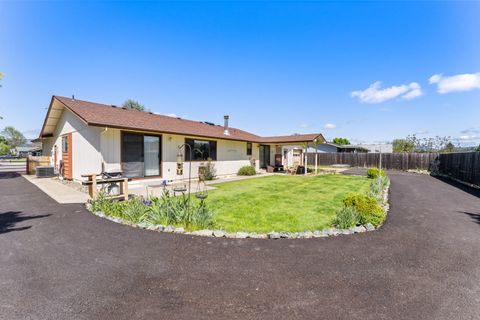 Tiny photo for 2900 Lois Lane, Grants Pass, OR 97527 (MLS # 220220203)