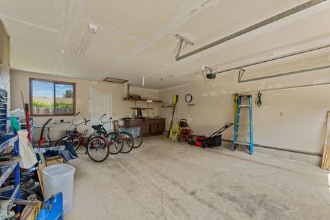 Tiny photo for 2900 Lois Lane, Grants Pass, OR 97527 (MLS # 220220203)