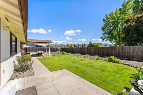 Tiny photo for 2900 Lois Lane, Grants Pass, OR 97527 (MLS # 220220203)