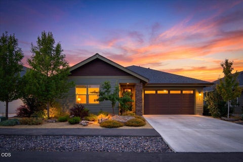 Photo of 2703 NW 25th Street, Redmond, OR 97756 (MLS # 220228795)