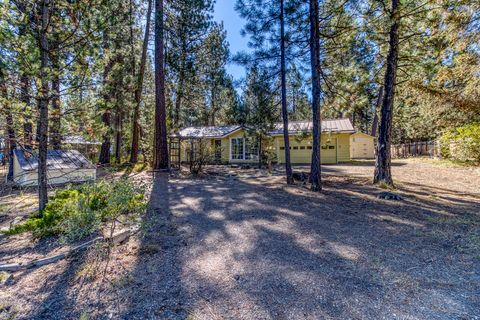 Photo of 15863 Dawn Road, La Pine, OR 97739 (MLS # 220209630)