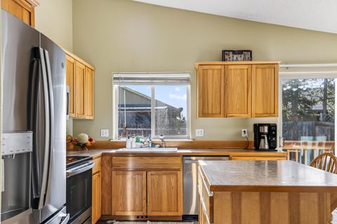 Tiny photo for 16485 Cassidy Drive, La Pine, OR 97739 (MLS # 220210769)