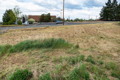 Tiny photo for SW 2nd Street #22, Madras, OR 97741 (MLS # 220211235)