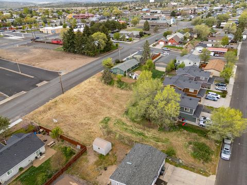 Photo of SW 2nd Street #22, Madras, OR 97741 (MLS # 220211235) Photo of SW 2nd Street #22, Madras, OR 97741 (MLS # 220211235)