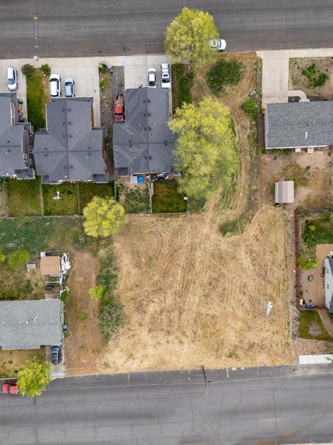 Tiny photo for SW 2nd Street #22, Madras, OR 97741 (MLS # 220211235)