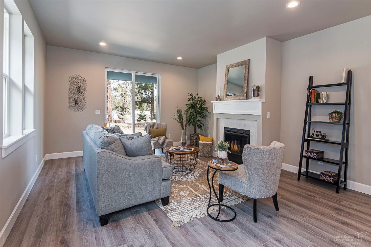 SaddleStone - Residential