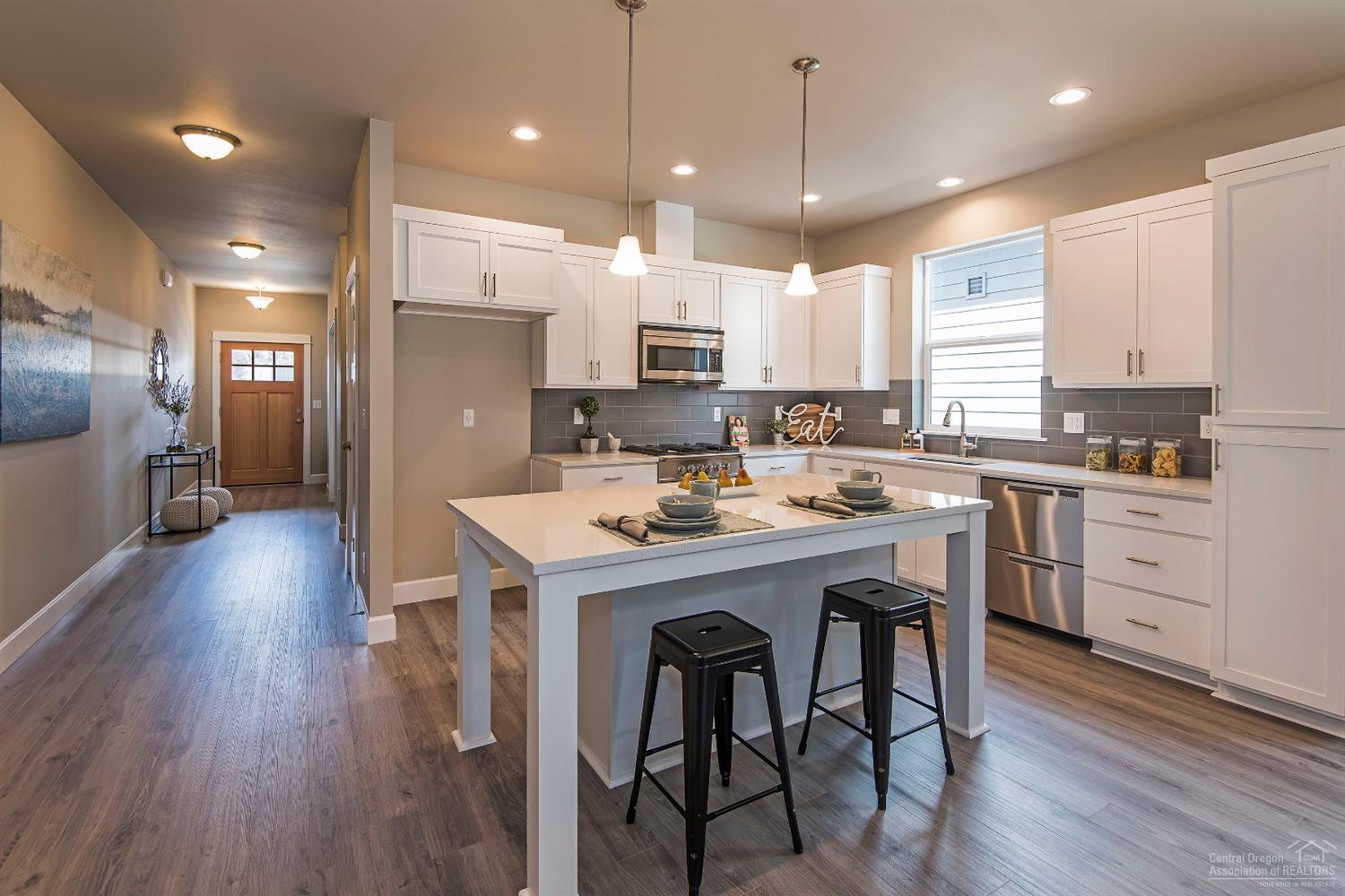 SaddleStone - Residential