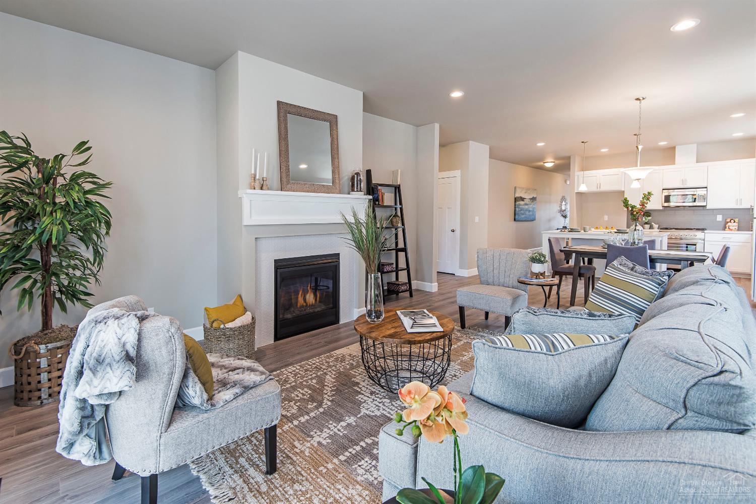 SaddleStone - Residential