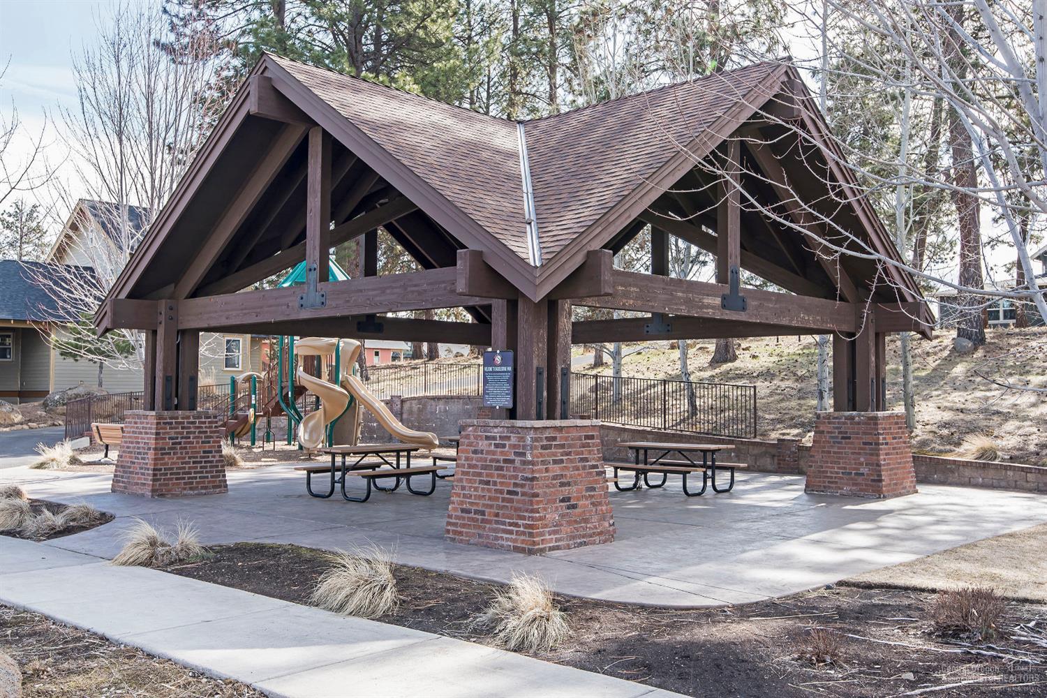 SaddleStone - Residential