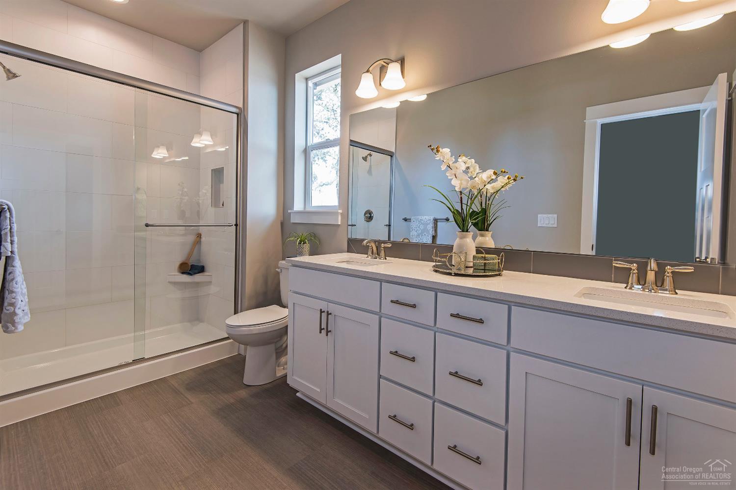 SaddleStone - Residential